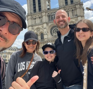 a tour guide invites you to join them on a tour of Notre dame and latin quarter